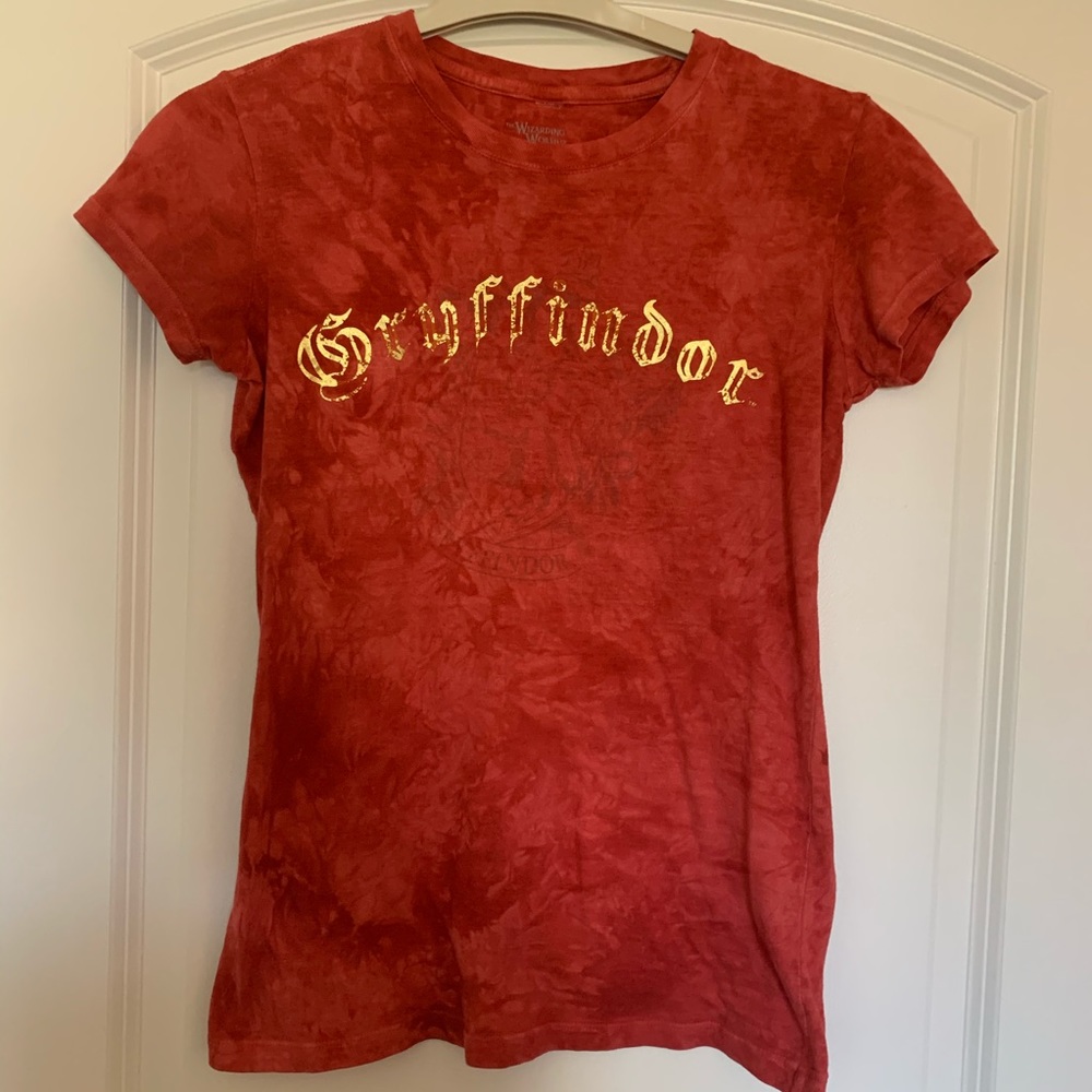 🎀 Gryffindor Tie Dye Tee Universal Studios🎀